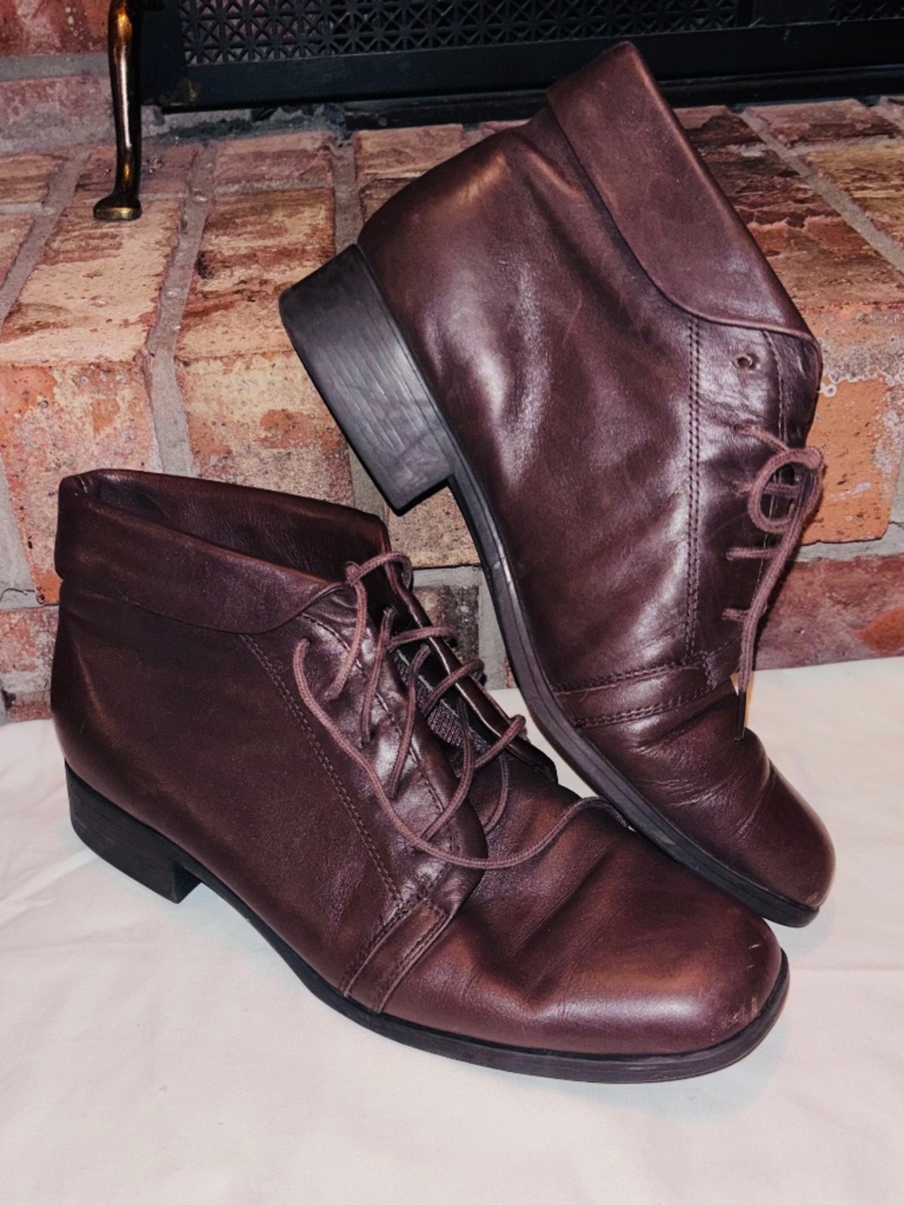 St. John's Bay Leather Ankle Brown Boots 8.5M 024-7300